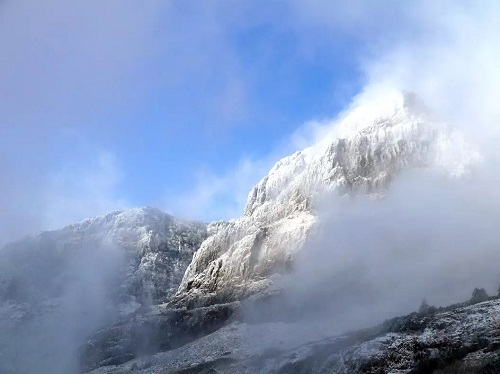 黑牛洞礦山初雪.jpg